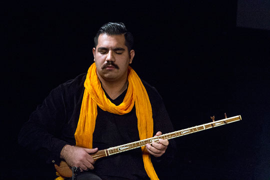 محمد علی پویا( بم تار) در کنسرت پاییز جان