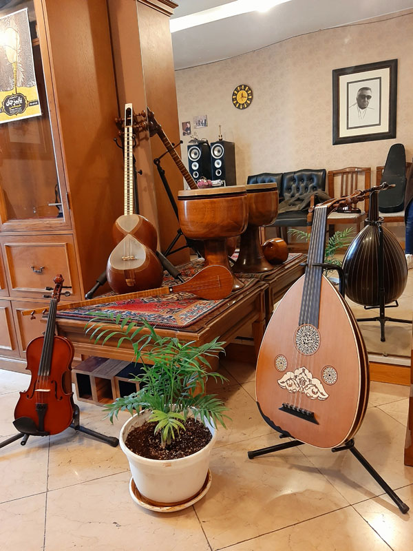 سازهای موسیقی سنتی ایرانی در آموزشگاه وسیقی سخن