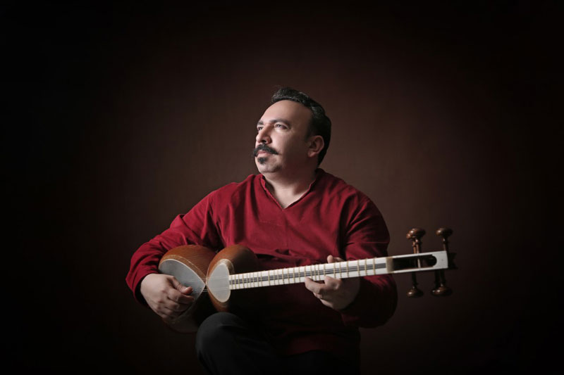 زنده یاد علیرضا اصغری نوازنده تار و سه تار بنیانگذار آموزشگاه موسیقی سخن